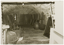 117949 Kasteel. (Interieur). Gedeelte van de Soldatenkelder, 1964