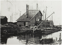 119580 Astense Peel. Prentbriefkaart van het voormalige turfstrooiselfabriek van de Maatschappij Griendtsveen in de ...