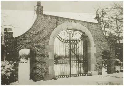 119770 Lieshout. Poort van het voormalige klooster Binderen, z.j.