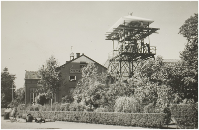 120172 Aarle-Rixtel. Klokkengieterij Petit en Fritsen in de klokkengieterij, gezien in de richting Dorpsstraat, ca. 1960