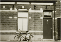120543 Zuiderstraat 88. Voorgevel. Gezien in de Hemelrijksestraat, 1970 - 1972