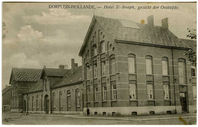 45070 Hotel St. Joseph (Cantine), Budel-Dorplein: gebouwd door de Zinkfabriek als onderkomen voor de vrijgezellen ...