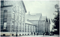 45072 Hotel St. Joseph (Cantine), Budel-Dorplein: gebouwd door de Zinkfabriek als onderkomen voor de vrijgezellen en ...