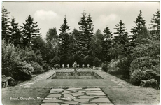 45095 Monument en Ere begraafplaats van gevallenen in de 2e wereldoorlog en de 6 verzetsmensen vermoord op 6 september ...