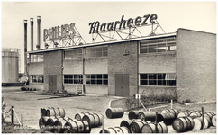 45125 Philipsfabriek Maarheeze: Gebouw B. Bij de start was hier het grondstoffenmagazijn ondergebracht tot het werd ...