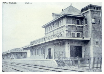 45185 Station Maarheeze: gebouwd in 1912: later gesloopt en op andere plaats door nieuw station in 2010 in gebruik ...