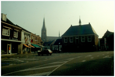 45240 Markt Budel: na reconstructie in 1990. Links loodgieter L. Jacobs, vervolgens café de Citybar en kledingwinkel ...