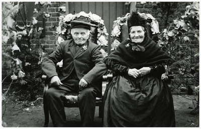 45311 Het vieren van het Gouden huwelijksfeest (50 jaar) van Peter Hompes (1) en Hendrika van Distel Meemortel (2) in ...