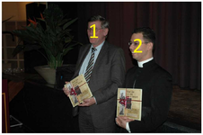 45315 Pastoor van Dijk (Maarheeze) en burgemeester Meinema. 1. burgemeester Meinema; 2. pastoor van Dijk;, 01-12-2008