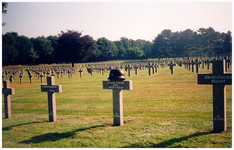 45468 Graf Duitse militair Johann Frigge op de Duitse Militaire begraafplaats Ysselstein. Militair geboren 16-05-1921 ...