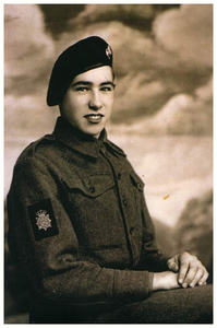 45527 Johan van Seggelen, Budel-Schoot: militair in uniform. *15-04-1925 + 14-05-1947 : Politionele acties Indonesië ...