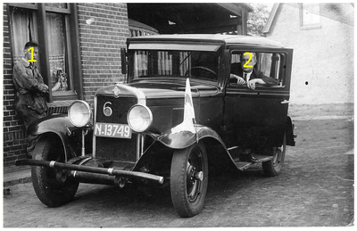 45543 De eerste taxi van de Autobusdienst F. van Asten, Budel, 1935