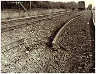 45723 Kapotte spoorrails ontspoorde trein, Budel-Dorplein, 1944