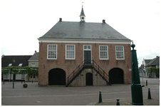 45802 Gemeente huis: Oude gemeentehuis Budel vanaf de Markt, 2010
