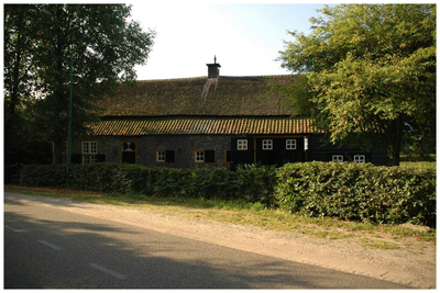 45880 Langgevelboerderij, Budel: bouwjaar 1750 (naam boerderij Buulderberg , 18e eeuw), 09-2005