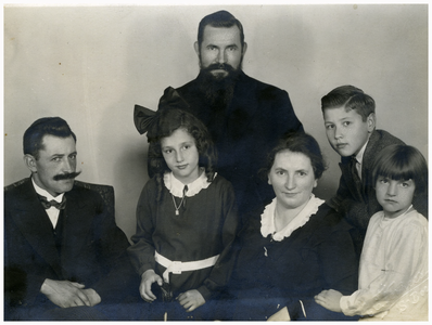 45976 Familie Zeevaarders, Budel: Vertrek Ivo Zeevaarders naar Congo familie Zeevaarders, 1935