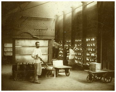 45995 Zinkfabriek Budel-Dorplein: zinktrekken Luikse oven, thermisch zinkproces, 1900