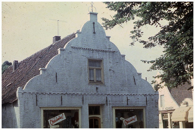 46106 Nieuwstraat, Budel: Voorgevel pand Davits-Dielissen, 1949 - 1958