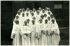  Een serie van 7 foto's betreffende de begrafenis Maria Brouns van de Mariacongregatie te Budel-Dorplein, 1942