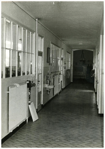 46226 Interieur gang van bijgebouw links klaslokalen 1,2,3, 1970 - 1977