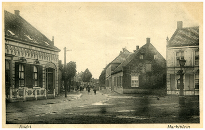 46454 Markt Budel: gezien richting Nieuwstraat, 21-09-1916