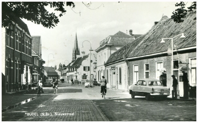 46487 Nieuwstraat, Budel: rechts garage van de Broek, voorheen Meusen, 1960