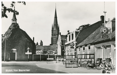 46660 Deken van Baarsstraat, v.l.n.r. Nederlands Hervormde kerk, daarachter (doorzicht) VGLO school, RK Kerk, De Weeme ...