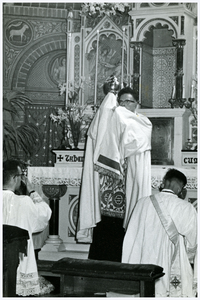 46696 1e H. Mis kapelaan Biemans, RK kerk St. Gertrudis te Maarheeze, 27-05-1961