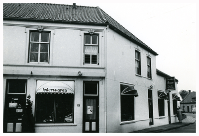 46859 Woon-/winkelhuis De Zadeltas, Budel, 1990-1995