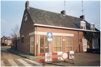 46968 Voormalig postkantoor Budel, 1985