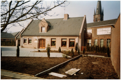 47036 Woonhuis van koster/beheerder Protestantse kerk, en militair tehuis, Budel, 1985