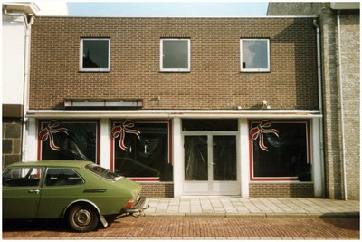 47062 Winkel 'Rimaro' cadeauartikelen, voorheen Boekhandel Neeskens, nu brouwerij De Hoop , Budel, 1985