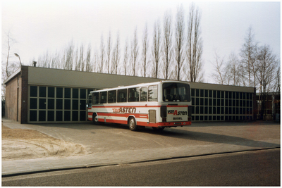 47121 Bedrijfsgebouw busonderneming van Asten, Budel, 1985
