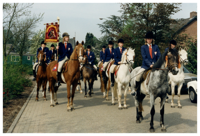 47362 Koninginnedag in Maarheeze, met rijpaardenvereniging De Kroenekraantjes , 1986-1987