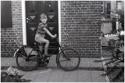 47588 Oudste zoon van kapper van der Wielen, Budel, circa 1960
