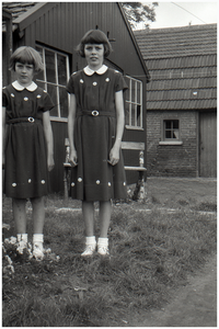 47652 Portret onbekende meisjes, Budel, 1965