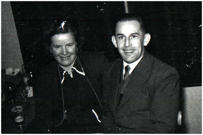 47696 Bruiloft Pier Mennen en Maria Goijens, Budel, 1956