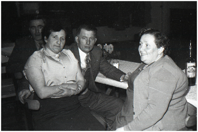 47705 Bruiloft Pier Mennen en Maria Goijens (Budel), 1956