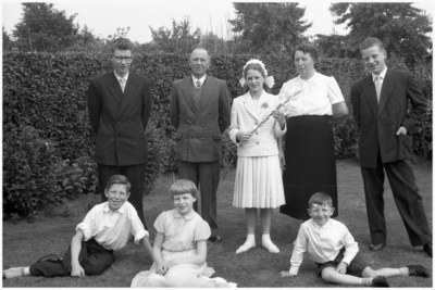 47926 Plechtige Heilige Communie - Familie Nouwen, Budel, 1951