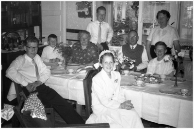 47927 Plechtige Heilige Communie - Familie Nouwen, Budel, 1951