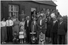 47932 Plechtige Heilige Communie - Familieportret Budel, 1951