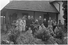 47976 Priesterstudenten, Budel, met rector Tychon, 1948-1952