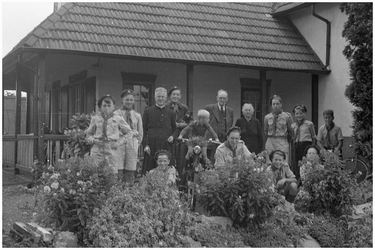 47976 Priesterstudenten, Budel, met rector Tychon, 1948-1952
