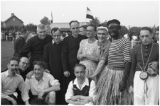 47991 Missiesportdag Budel, met links pater Verhoeven, 1950 - 1955
