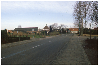 48455 Aanleg Budels Medisch Centrum, hoek Grootschoterweg, Dammerstraat, Midbuulweg. Nu rotonde, met zicht op woonhuis ...