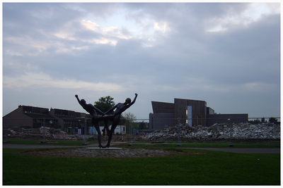 48575 Sloop bejaardencentrum Marishof te Maarheeze. Na de sloop wordt hier een nieuw centrum gebouwd., 2004