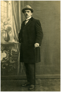48589 Paul Neeskens, Budel, cafehouder in Budel van De Bonte Os , Geb. 1899