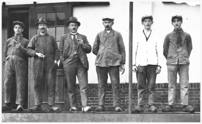 48654 Personeel van de Boterfabriek St. Antonius in Budel, circa 1930