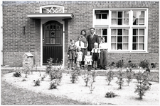 48714 Familie Kuijpers-Fransen, Budel, ca. 1965