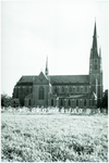 48715 RK Kerk Onze Lieve Vrouw Visitatie Budel gezien vanuit Willem II straat Budel, 1950-1960